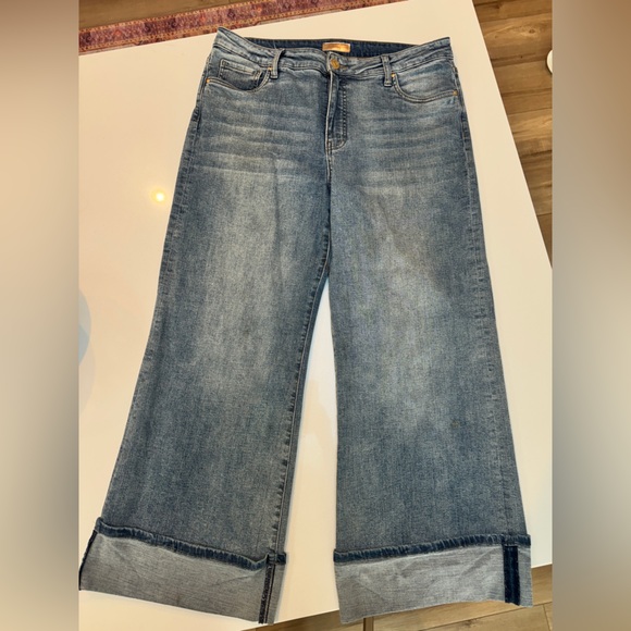 Kut from the Kloth medium blue wide leg, cuffed jeans - Picture 3 of 4